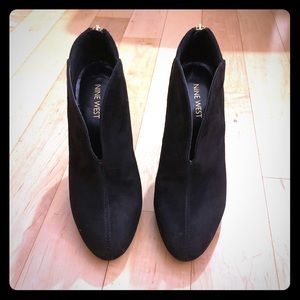 Nine West black suede booties